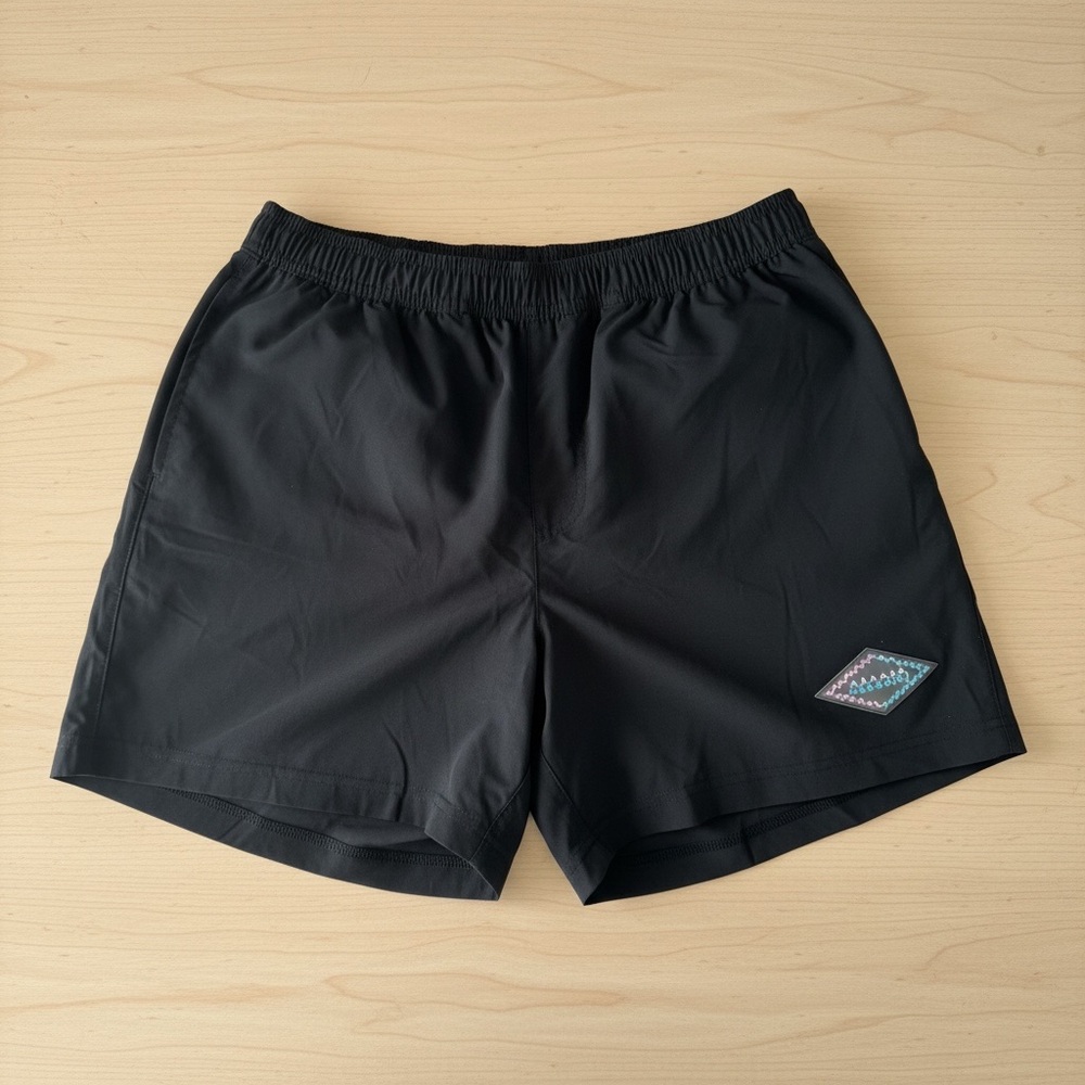 Chubbies men's Classic Lined Swim Trunks with a 5.5" inseam, size Medium. Nwot
